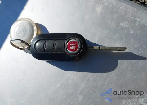 2017 Fiat 500 Pop z USA, uszkodzony, nr VIN 3C3CFFKR6HT700070